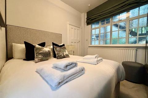 undefined, Park Road, London