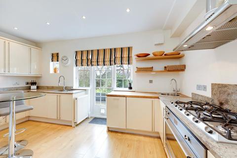 4 bedroom semi-detached house for sale, Hill Rise, London, NW11