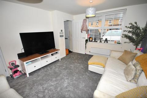 3 bedroom terraced house for sale, De Bray Close, Northampton