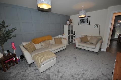 3 bedroom terraced house for sale, De Bray Close, Northampton
