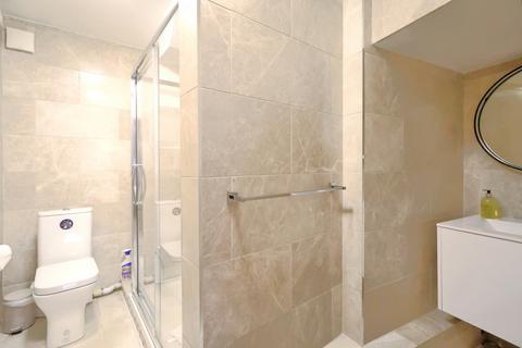2 bedroom flat to rent, High Street, Central, Stratford-upon-Avon, CV37
