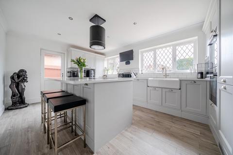 3 bedroom detached house for sale, Highfields, Westoning, MK45
