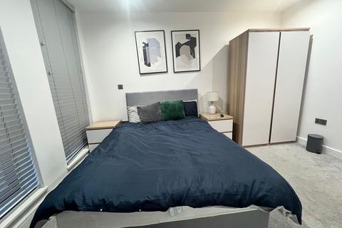 1 bedroom in a flat share to rent, Newhall Street, Birmingham B3