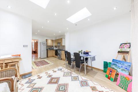 3 bedroom house to rent, Cannon Hill Lane, London SW20