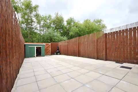 2 bedroom terraced house to rent, Pacha Way, The Staiths, Gateshead, NE8
