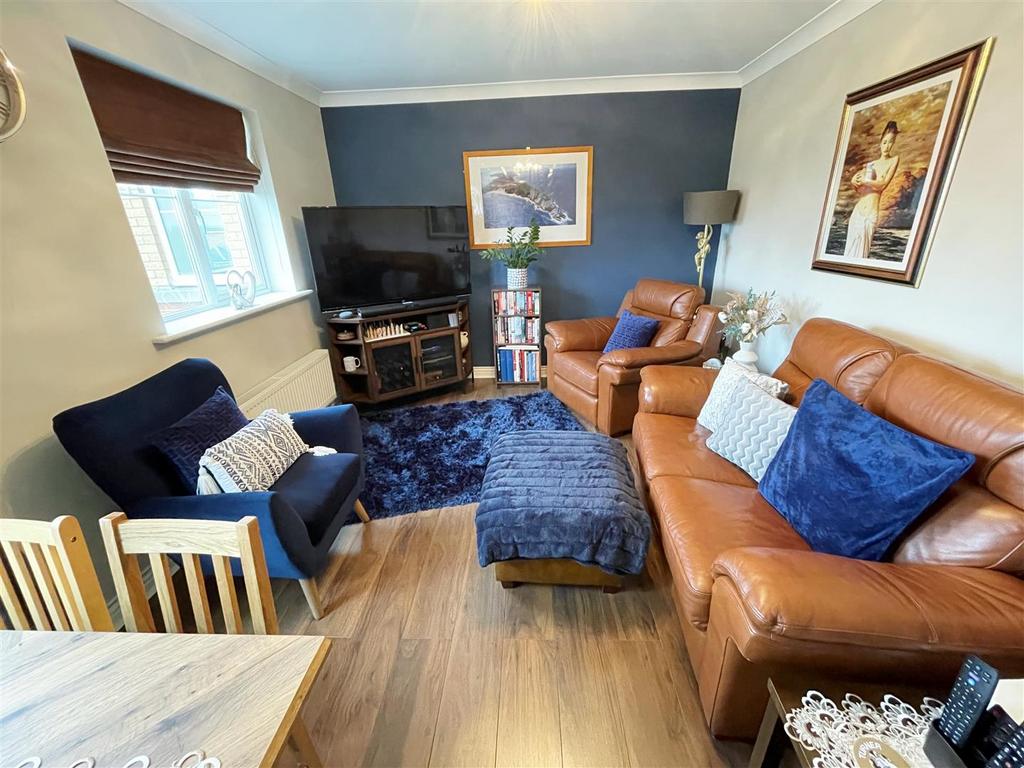 Lounge/dining area