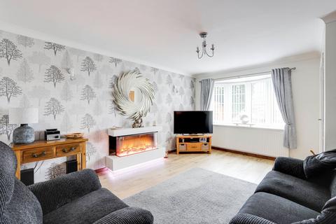 3 bedroom end of terrace house for sale, Watnall Road, Nottingham NG15