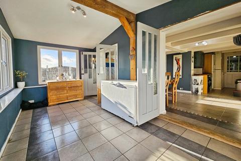 3 bedroom semi-detached house for sale, Harwich Road, Little Clacton, Clacton-on-Sea
