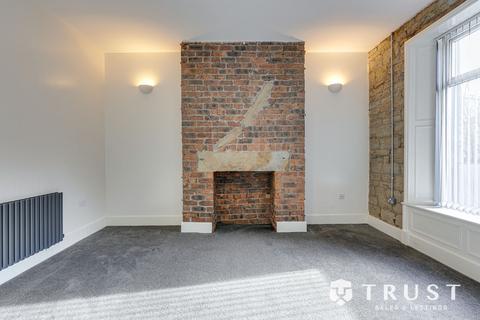 4 bedroom terraced house to rent, Blakeridge Lane, Batley, WF17