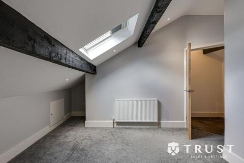4 bedroom terraced house to rent, Blakeridge Lane, Batley, WF17