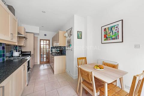 4 bedroom semi-detached house for sale, Malden Hill Gardens, New Malden
