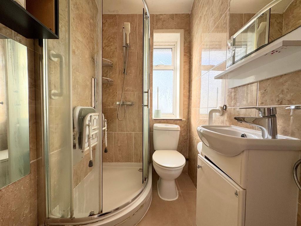 Family shower room