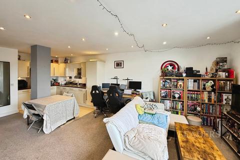 1 bedroom flat to rent, High Street, Southampton, SO14