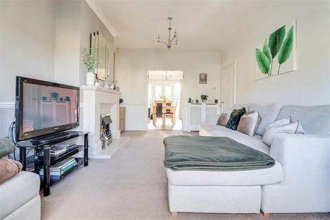 undefined, Highlands Boulevard, Leigh-On-Sea SS9