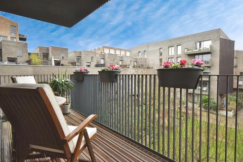 2 bedroom apartment for sale, Brentford Lock West, Commerce Road