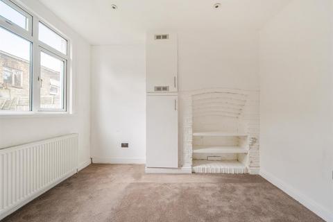 2 bedroom flat for sale, Tunley Road, London NW10