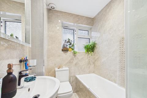 2 bedroom maisonette for sale, Bromley, Kent BR2