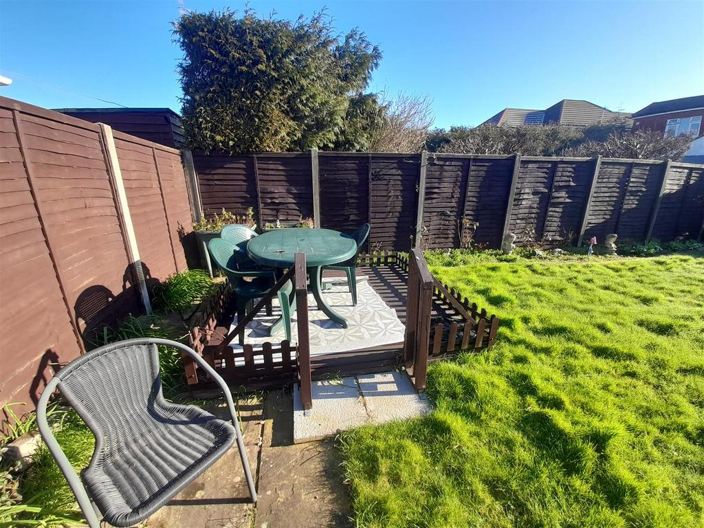 Rear garden 3.jpg