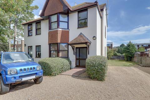 undefined, West Avenue, Worthing BN11