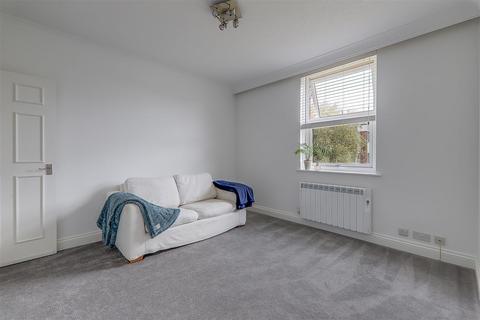undefined, West Avenue, Worthing BN11