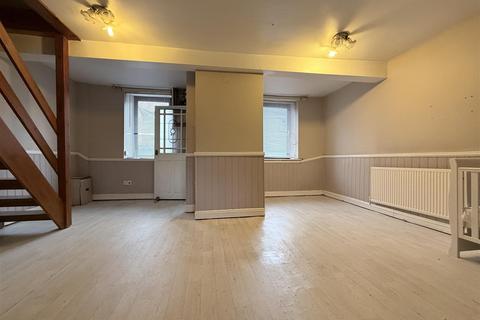 2 bedroom end of terrace house for sale, Commerce Place, Aberdare CF44