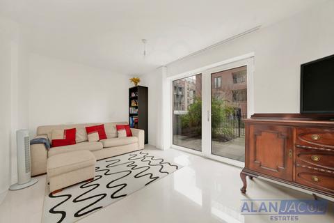 2 bedroom terraced house for sale, Lux Building, Romford RM7