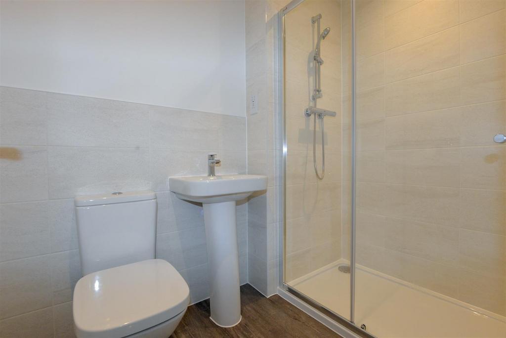 Ensuite 1.jpg
