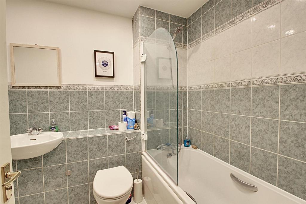 Bathroom.jpg