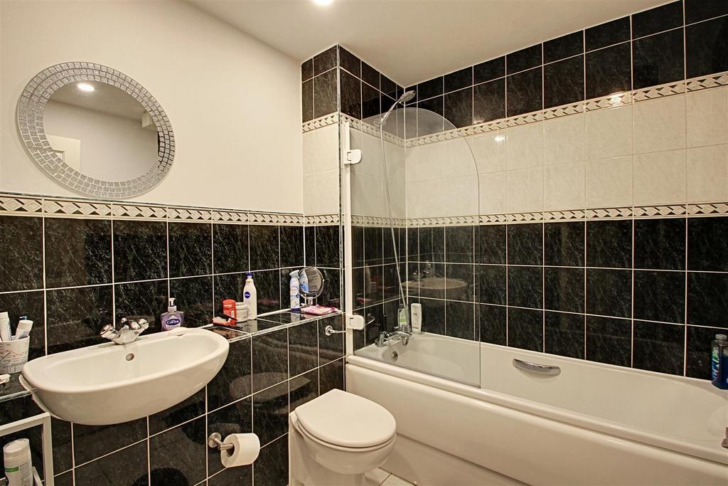 Ensuite.jpg