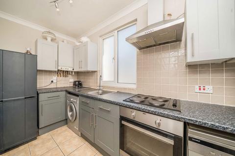 3 bedroom flat for sale, Sandycombe Road, Richmond TW9