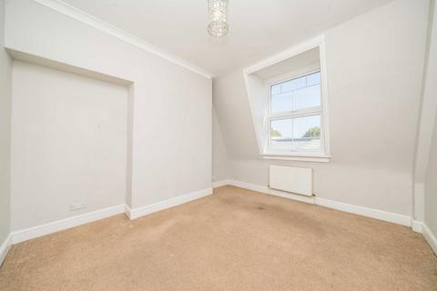 3 bedroom flat for sale, Sandycombe Road, Richmond TW9