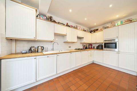 undefined, St. Johns Road, Isleworth TW7