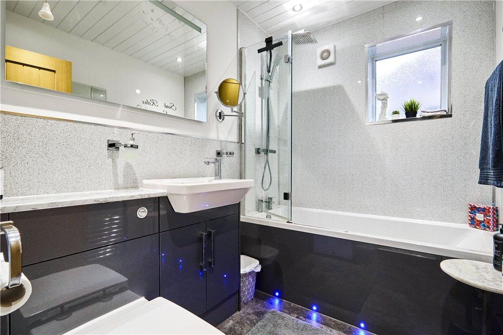 Modern Bathroom