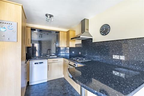 undefined, 32 Manor Court Off Lawrence Street