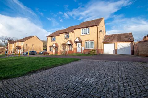 3 bedroom end of terrace house to rent, Wadhurst, Milton Keynes MK7
