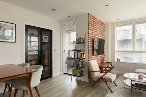 2 bedroom apartment to rent, Wyke Road, London E3