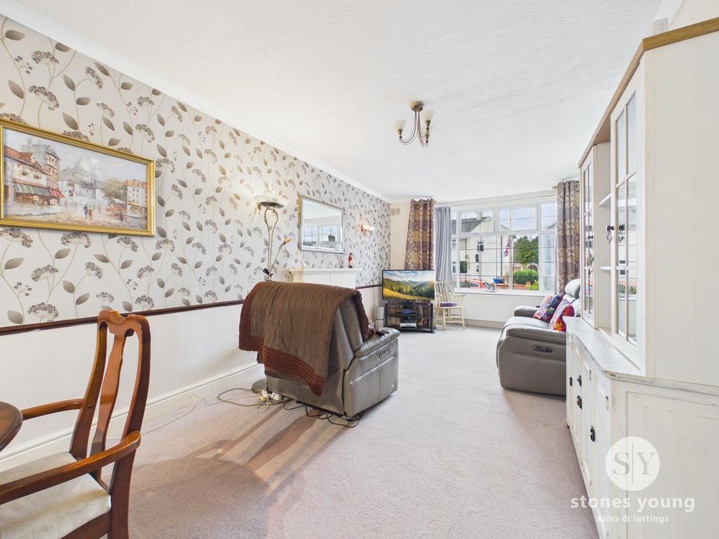 Lounge / Dining Room