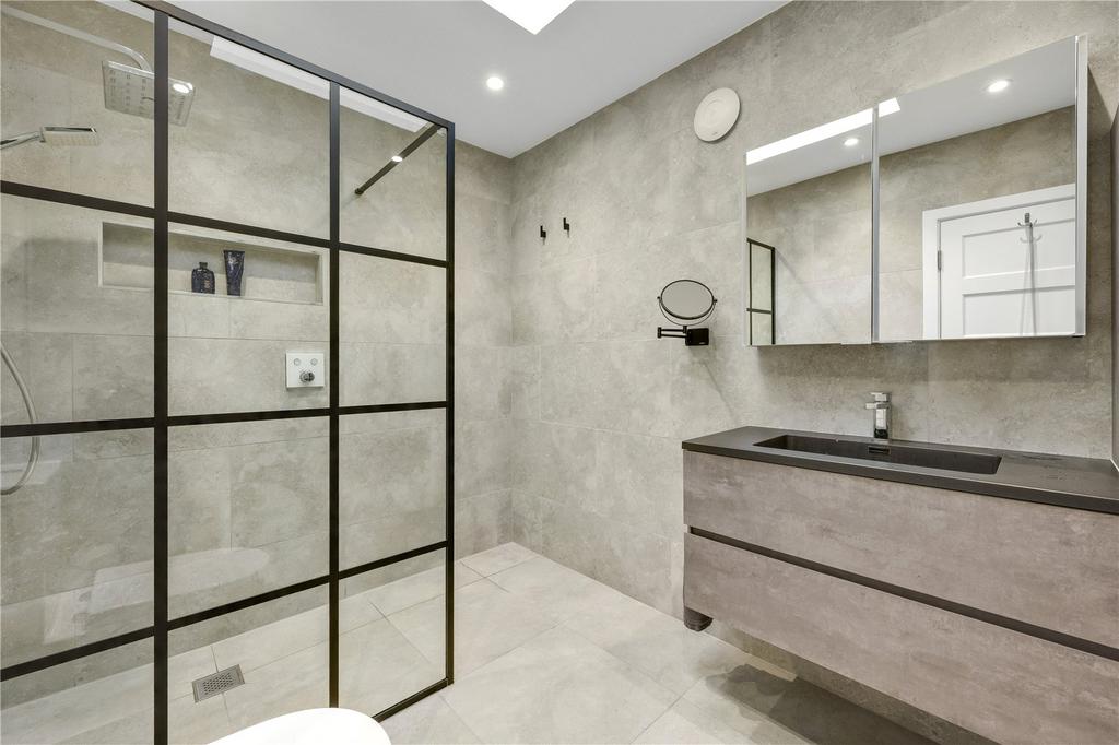 En Suite Bathroom