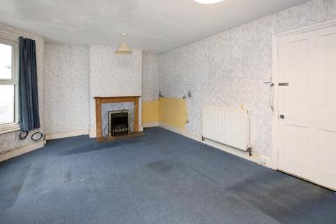 2 bedroom flat for sale, Grove Crescent, Teignmouth, TQ14