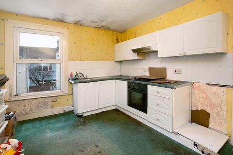 2 bedroom flat for sale, Grove Crescent, Teignmouth, TQ14