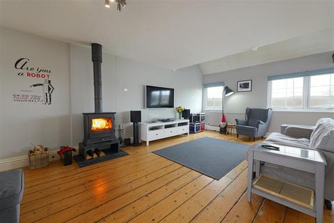 5 bedroom terraced house for sale, Denstead Oast, Denstead Lane, Chartham Hatch