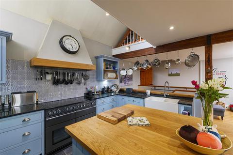 5 bedroom terraced house for sale, Denstead Oast, Denstead Lane, Chartham Hatch