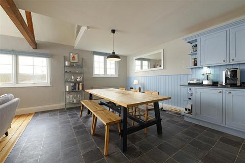 5 bedroom terraced house for sale, Denstead Oast, Denstead Lane, Chartham Hatch