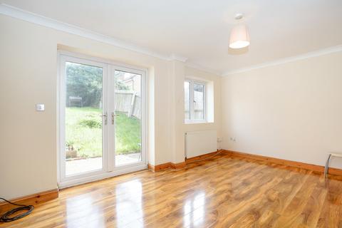 3 bedroom terraced house to rent, Waverley Road, St. Albans, Hertfordshire, AL3
