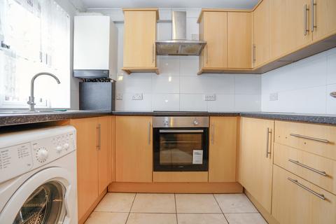 3 bedroom terraced house to rent, Waverley Road, St. Albans, Hertfordshire, AL3