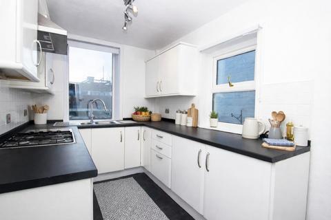 2 bedroom terraced house to rent, Tockholes Road, Darwen