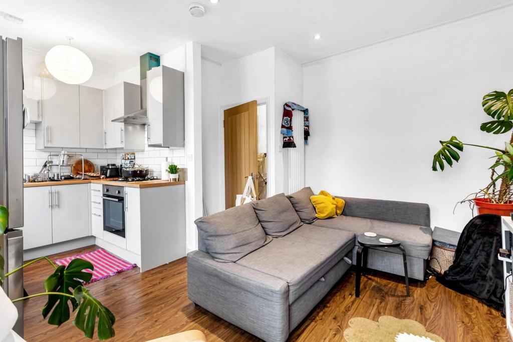 Kitchen/Reception