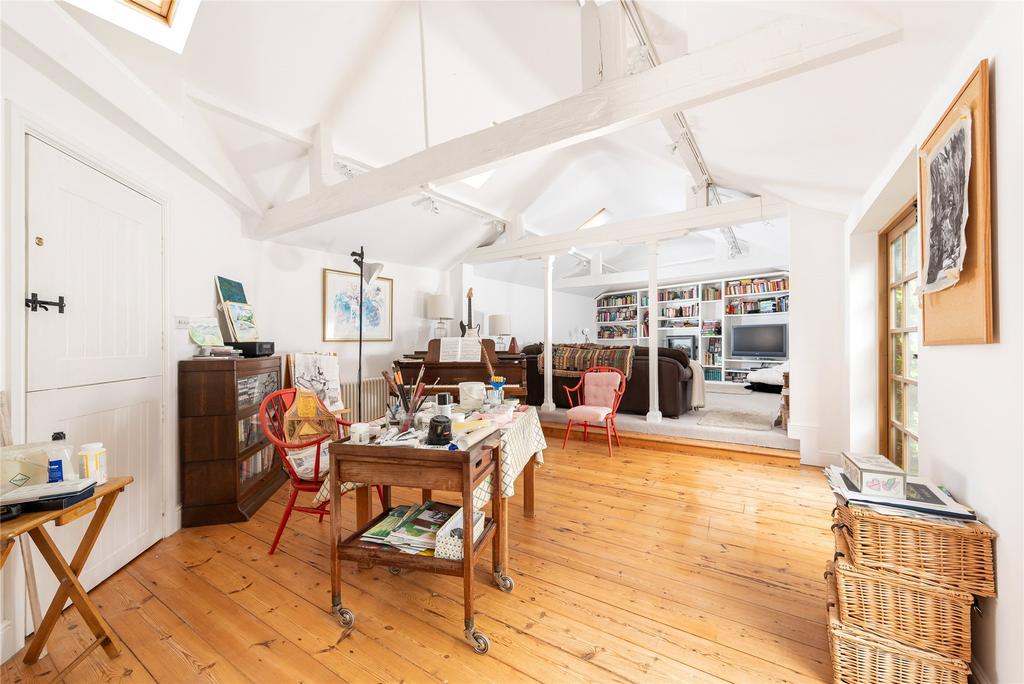Family Rm/Art Studio