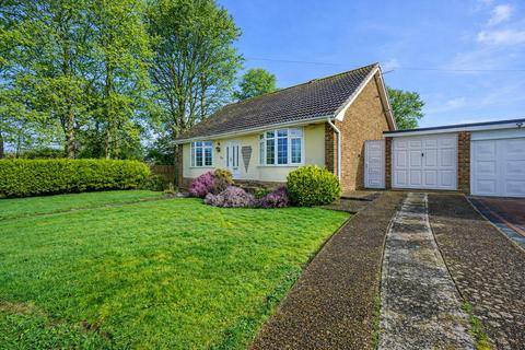 2 bedroom detached bungalow for sale, Ghyllside Avenue, Hastings