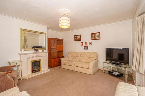 2 bedroom detached bungalow for sale, Ghyllside Avenue, Hastings